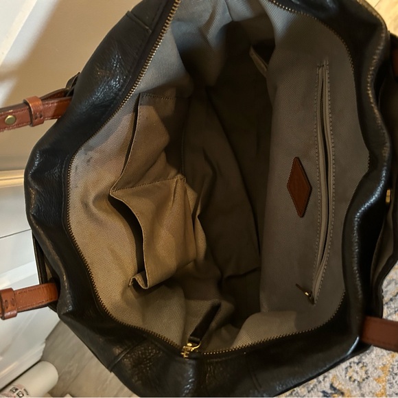 Black leather Fossil purse - Picture 4 of 9